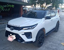 รถใหญ่ 7 ที่นั่ง