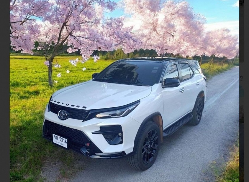 รถ SUV 7 ที่นั่ง